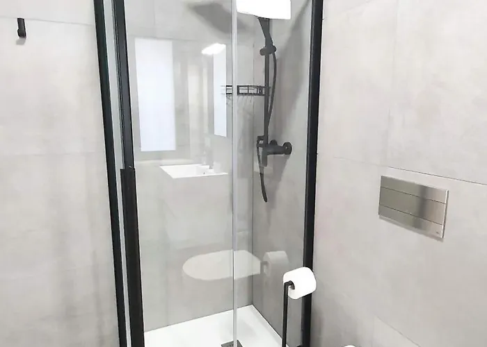 Akita 招待所 巴里