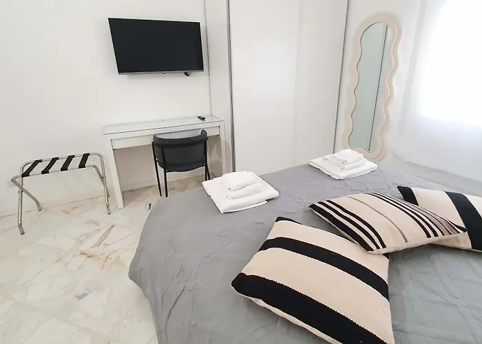 Akita 招待所 巴里